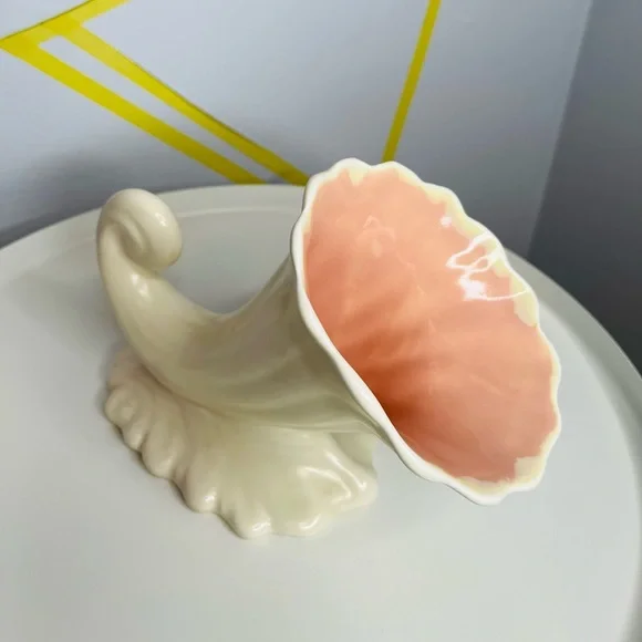 Seashell Vase - Picture 5 of 6